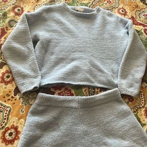 Smoke tree pet free home baby blue sweater and shorts set great for spring